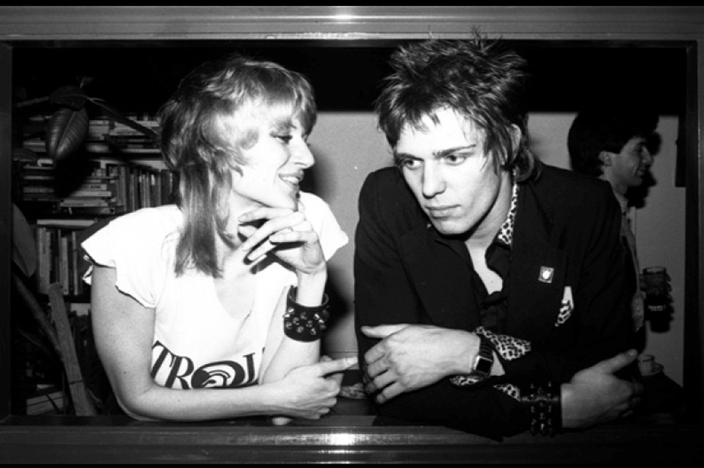 caroline-coon-and-paul-simonon-1977.jpg